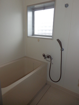 Bath. Ventilation in the window with a bathroom ◎!