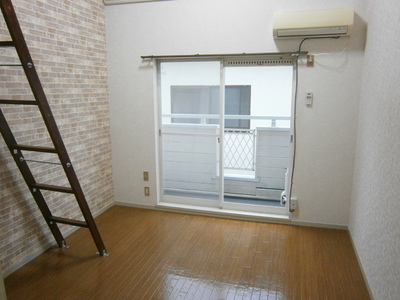 Living and room. Wallpaper one side accent Cross! 