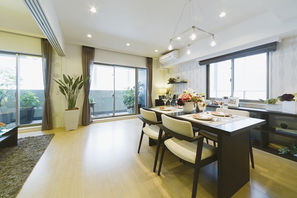  [living ・ dining] If open the partition "flexible door" of the adjacent Western-style, You can take advantage of as about 18.4 tatami mats of living