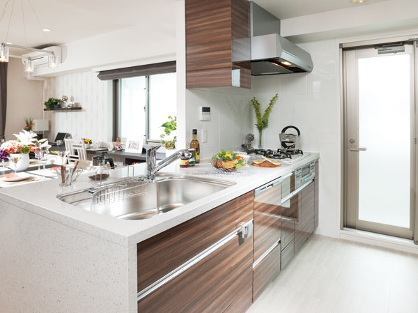 Kitchen.  [kitchen] If for example the kitchen, In places like is fun to do housework. Feel comfortable is that you are in there, It has adopted the advanced equipment. (Interior photos of the web is intended that all were taken model room A type, Some paid option ・ Contains a menu plan)