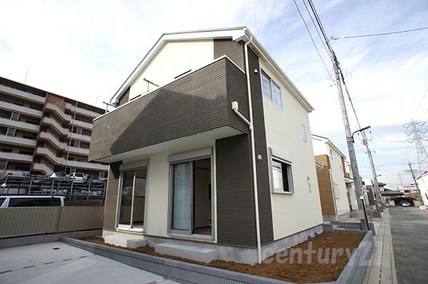 Local appearance photo. 10 Building