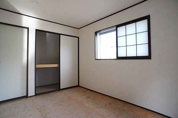 Non-living room. 10 Building