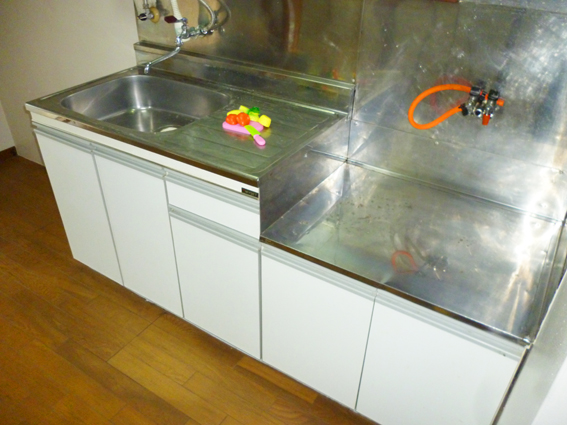 Kitchen. Stove installation Allowed