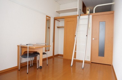 Living and room. It is with furniture ☆ 