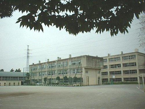 Junior high school. Soka Municipal poem until junior high school 1180m