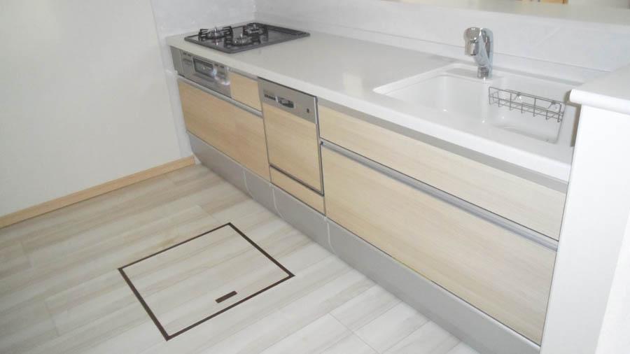 Kitchen. Was building completed. Such as the actual image from per yang, We have to wait all the time so you can see directly.