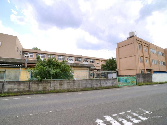 Junior high school. 1500m to Sakae Junior High School