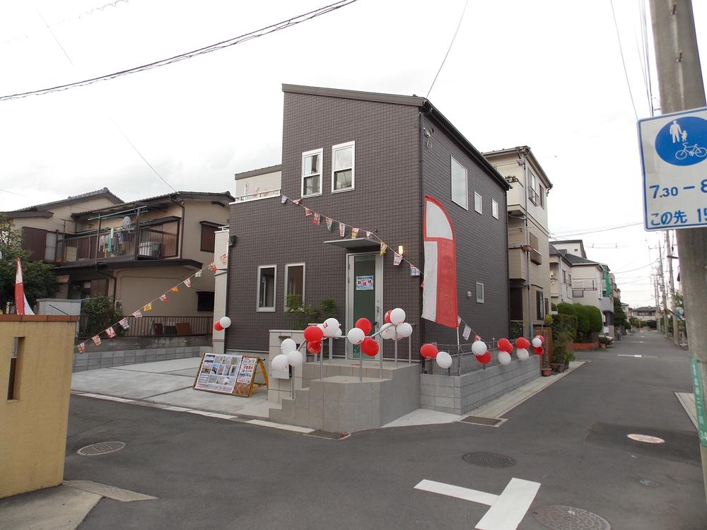 Local appearance photo. Local (10 May 2013) Shooting