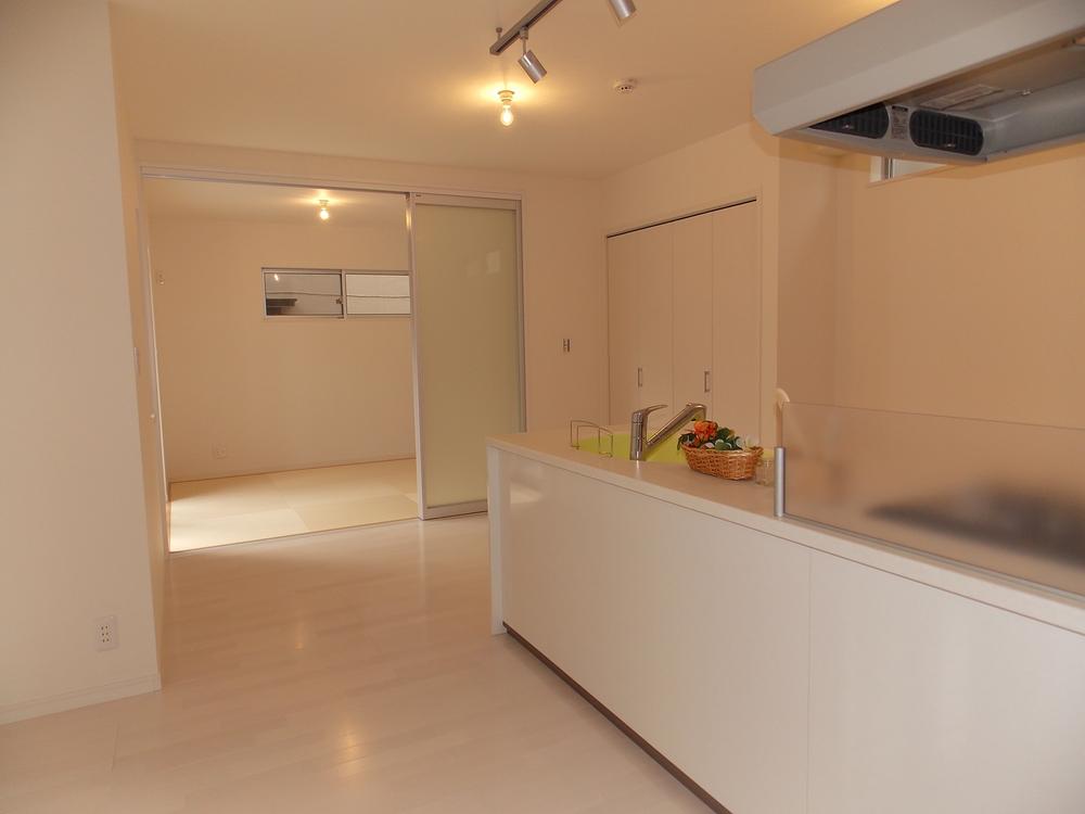 Living. Local (10 May 2013) Shooting