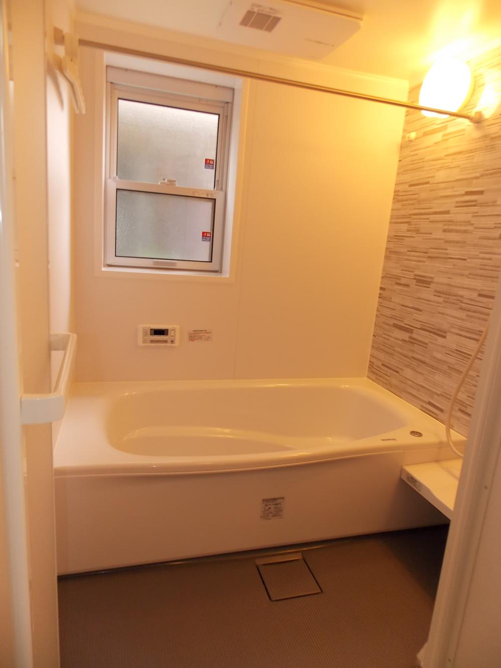 Bathroom. Local (10 May 2013) Shooting