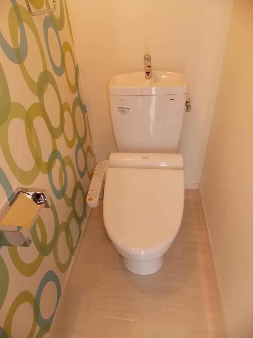 Toilet. Local (10 May 2013) Shooting 