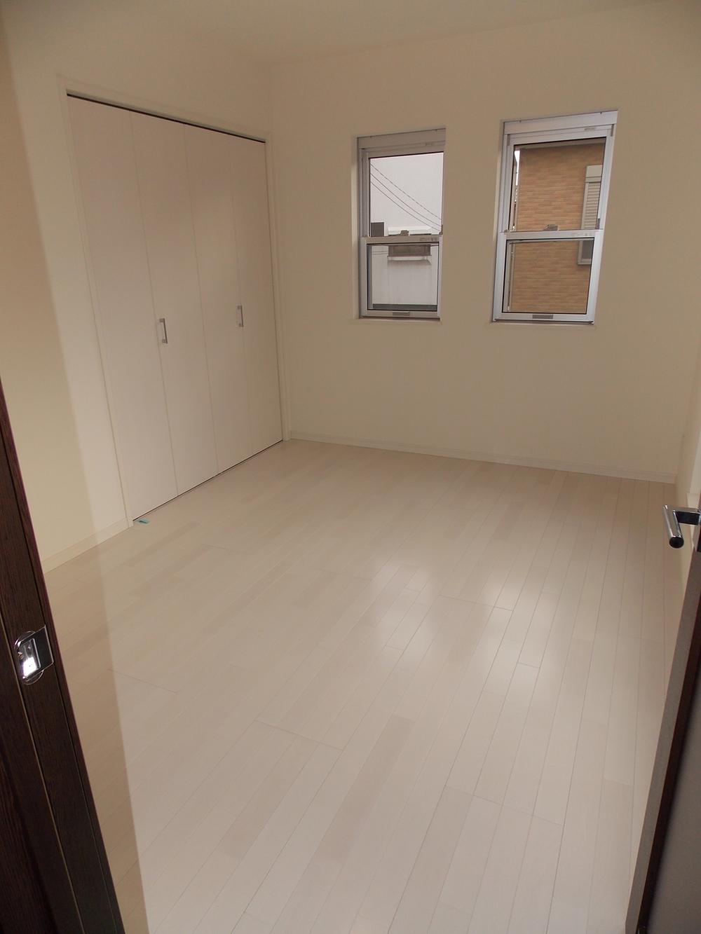 Non-living room. Local (10 May 2013) Shooting