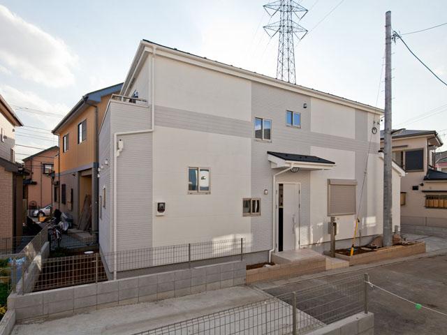 Local appearance photo. Building 3 Local (11 May 2013) Shooting Living spacious 17 quires more than