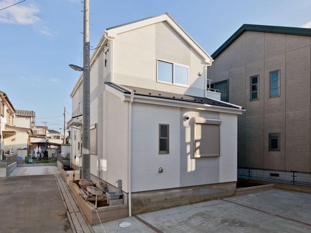 Local appearance photo. Building 3 Local (11 May 2013) Shooting Parking two Allowed