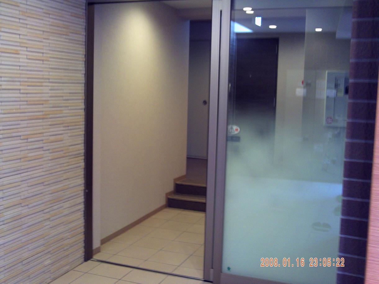 Entrance. Auto-lock entrance