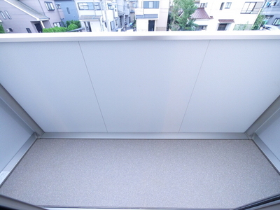 Building appearance. It has a balcony