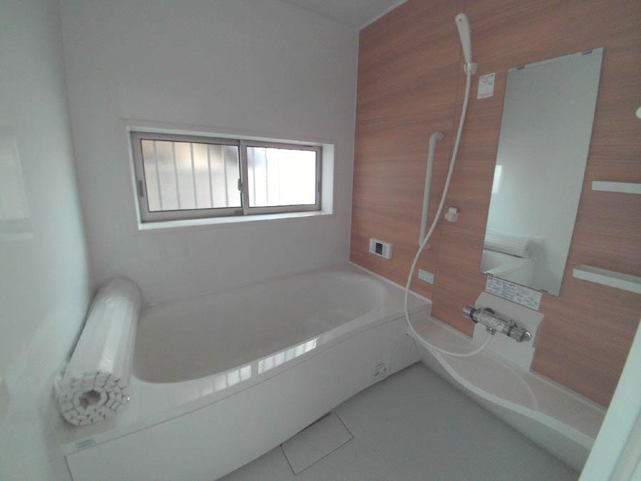 Bathroom. Was building completed. Such as the actual image from per yang, We have to wait all the time so you can see directly. 