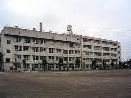 Junior high school. Soka Municipal Ryoshinden until junior high school 362m