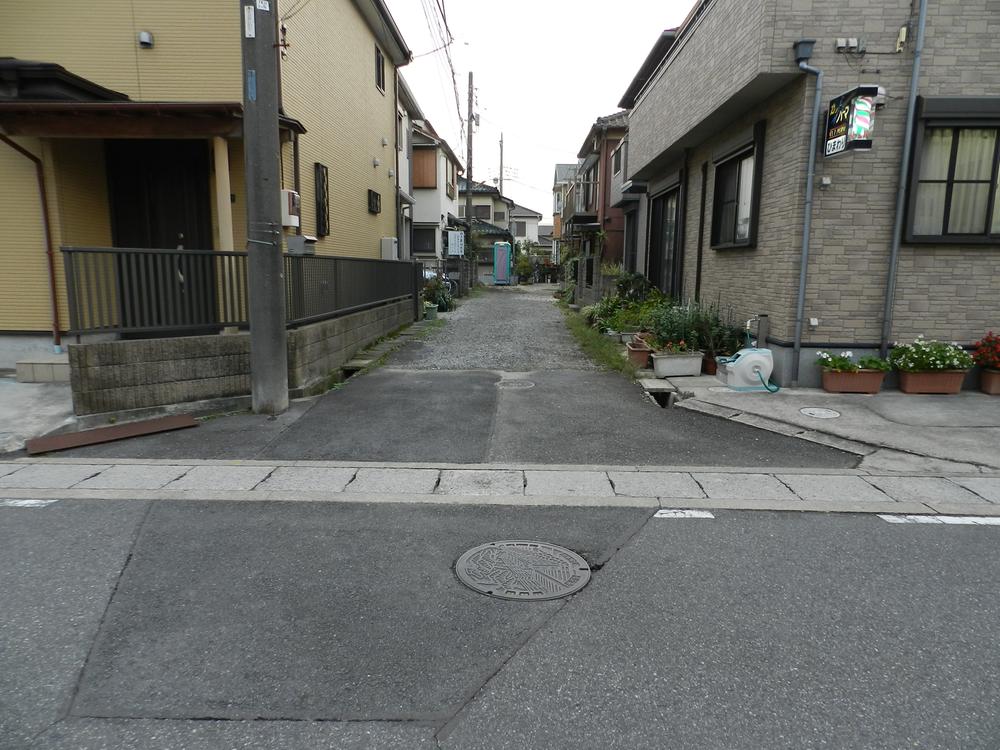 Local photos, including front road. Local shooting