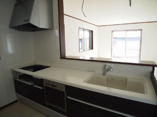 Kitchen. Open-minded open kitchen. Is wonderful chic shades feeling of luxury. I dishwasher is also standard equipment is happy.