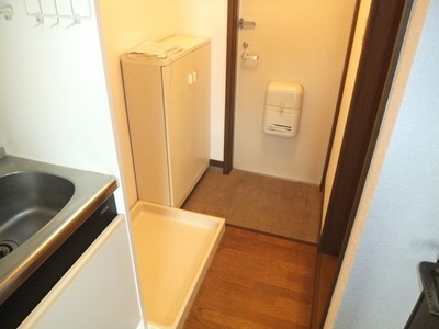 Entrance. There yard indoor washing machine