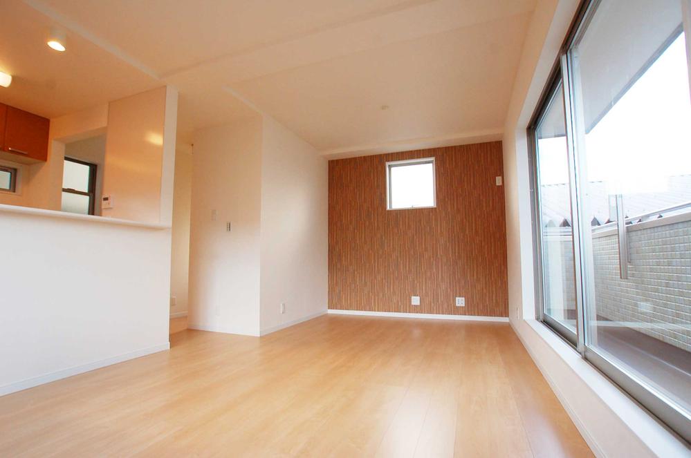 Same specifications photos (living)