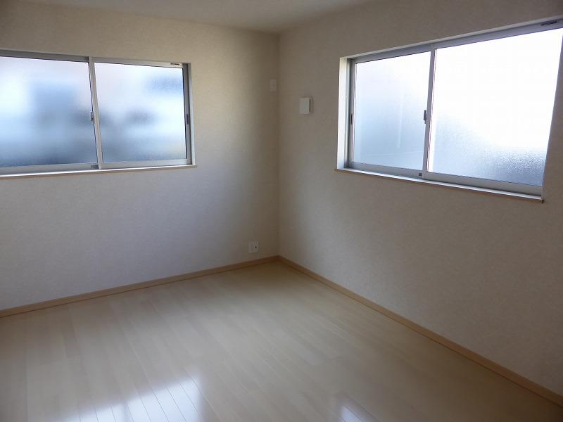 Non-living room. Indoor (11 May 2013) Shooting