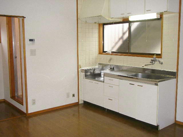 Kitchen. Brand new