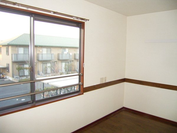 Other room space. Ventilation is good in large windows.