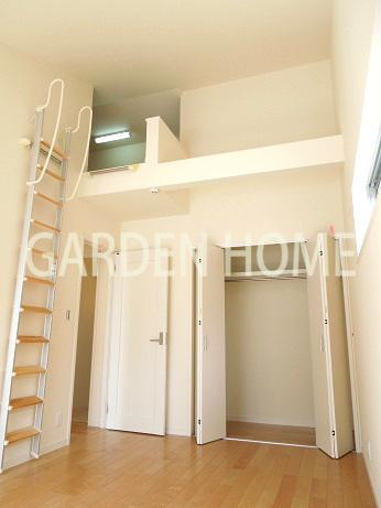 Other introspection. Popularity of loft with a Western-style