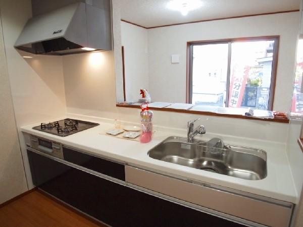 Kitchen. Is wonderful chic shades of sunlight shine in the bright kitchen luxury.