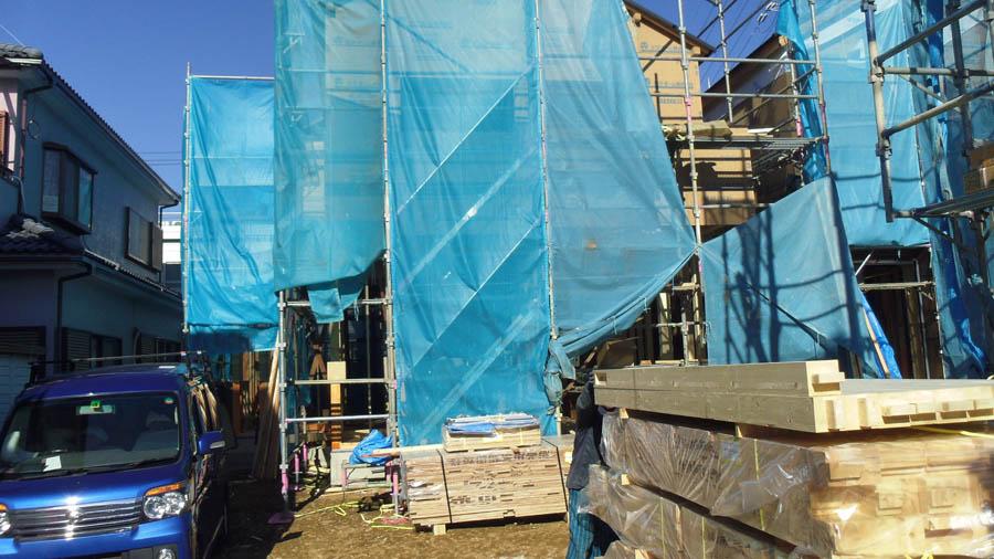 Local photos, including front road. We offer the same use the finished model house of this property. Please feel free to contact us.