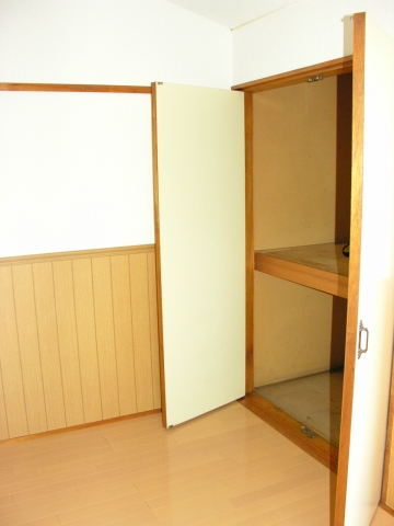 Receipt. Storage 0.75 between