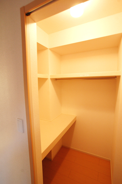 Receipt. One with a lot of luggage, If stylish Favorite also satisfied walk-in closet