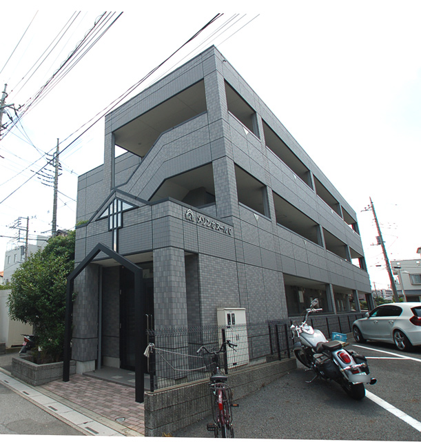 Building appearance. There convenient on-site parking ☆ 