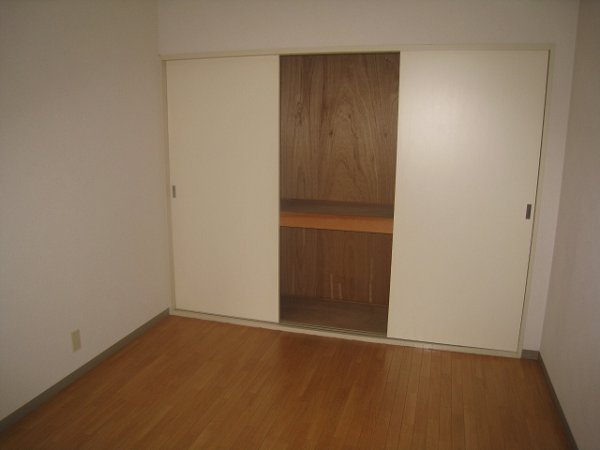 Other room space. Western-style housing