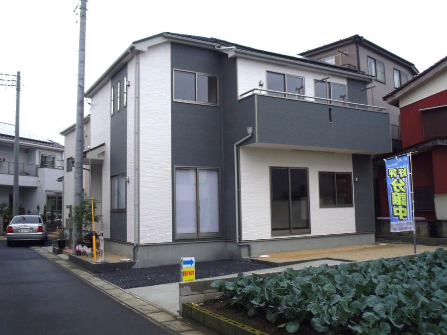 Local photos, including front road. Was building completed. Such as the actual image from per yang, We have to wait all the time so you can see directly.