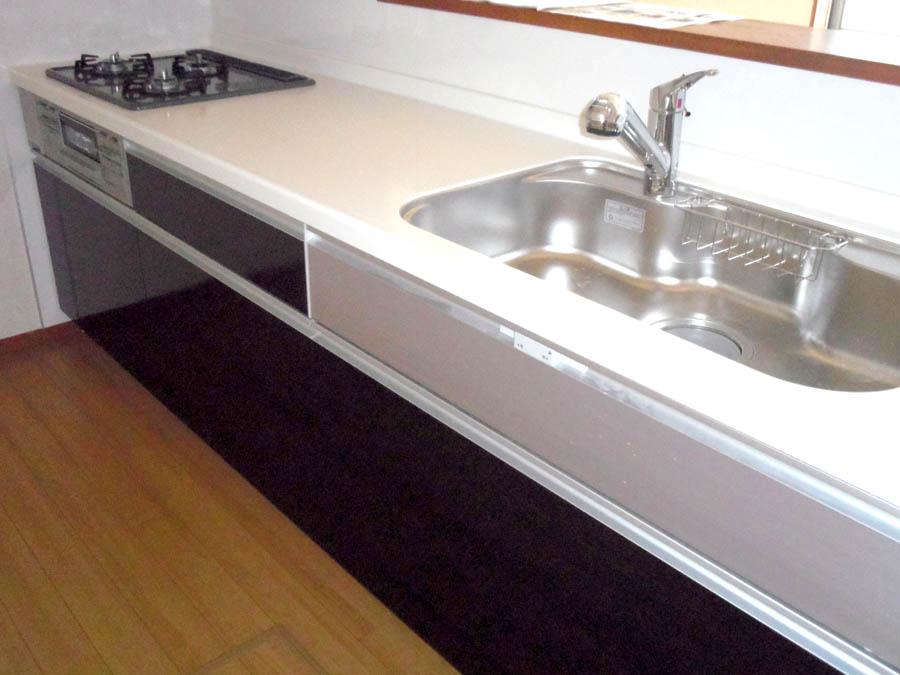 Kitchen. Was building completed. Such as the actual image from per yang, We have to wait all the time so you can see directly.