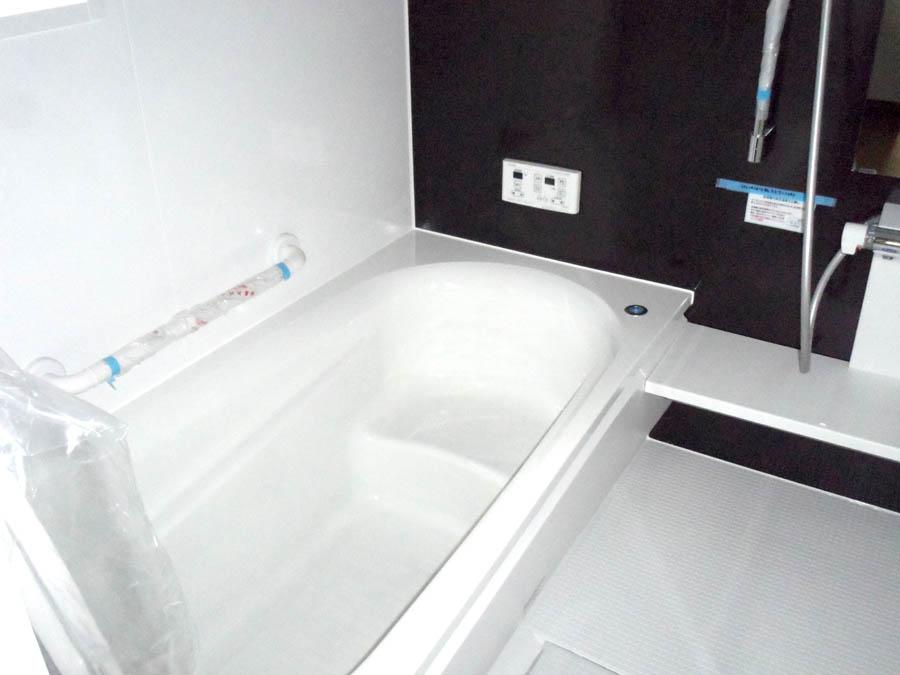 Bathroom. Was building completed. Such as the actual image from per yang, We have to wait all the time so you can see directly.