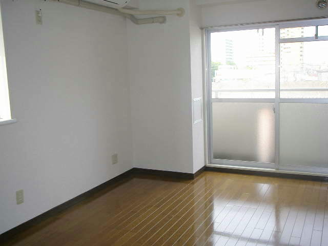 Living and room. Air conditioning