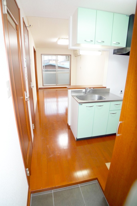 Kitchen. Dishes while chatting at the counter kitchen!