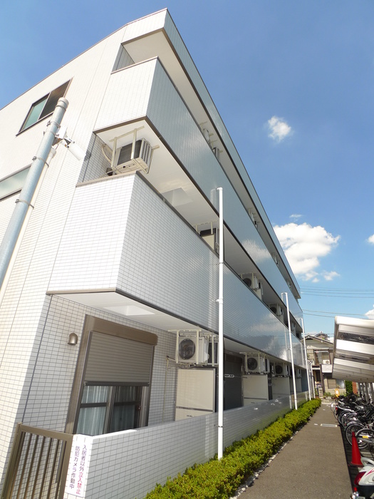 Building appearance. It looks like when viewed from the veranda side