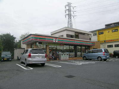 Convenience store. 490m to Seven-Eleven (convenience store)