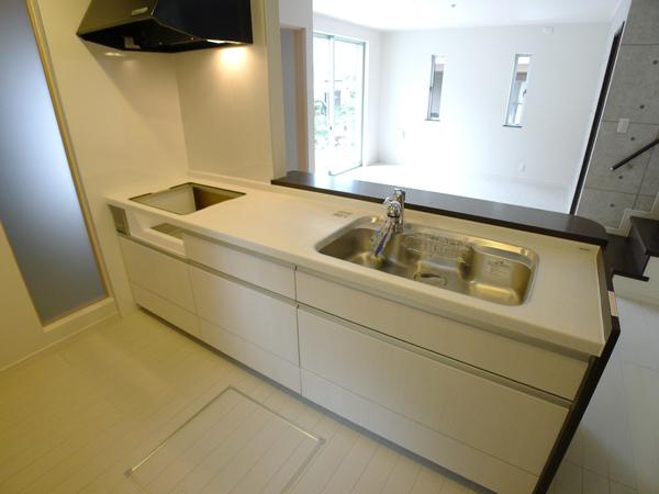 Kitchen. Open-minded counter kitchen at a glance it can be seen in the living room