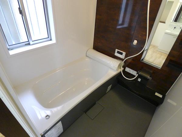 Bathroom. Bathroom spacious 1 pyeong size