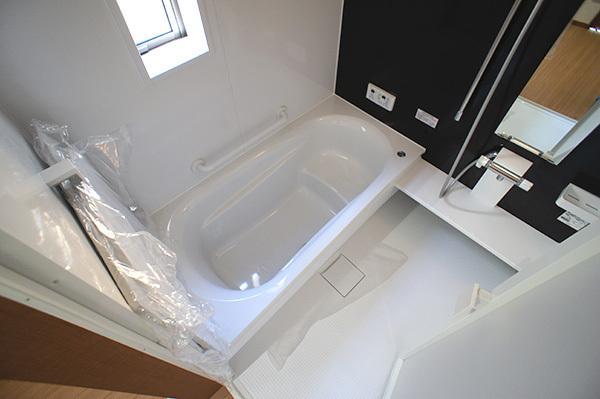 Bathroom. 1 Building