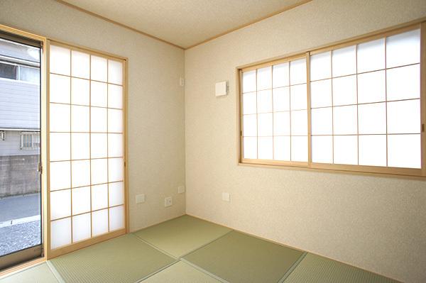 Non-living room. 1 Building