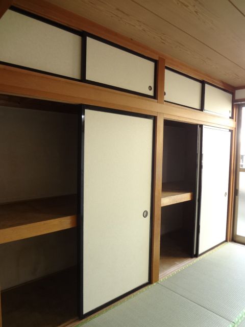 Receipt. Storage is also attractive plenty