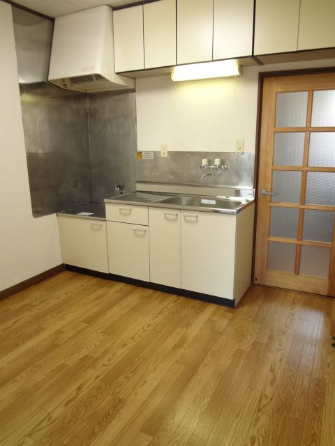 Kitchen. Relaxed some kitchen space