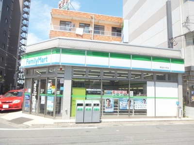Convenience store. Family Mart (convenience store) to 400m